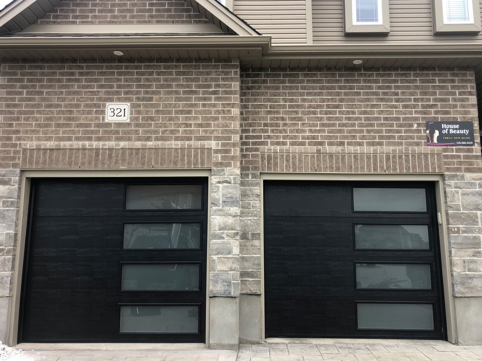 Commercial roll up door service